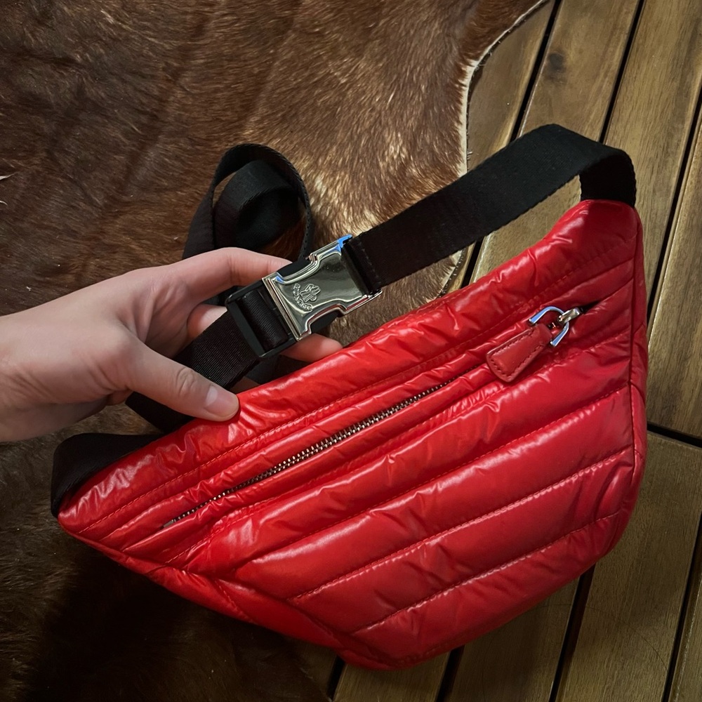 Moncler belt bag - Picture 2 of 7